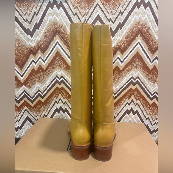 BRAND NEW Frye Camryn Genuine Leather Tall Pull On Campus Boots in Banana Size 8 - Picture 8 of 11